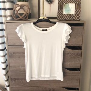 💕NWT White Express Ruffled Top